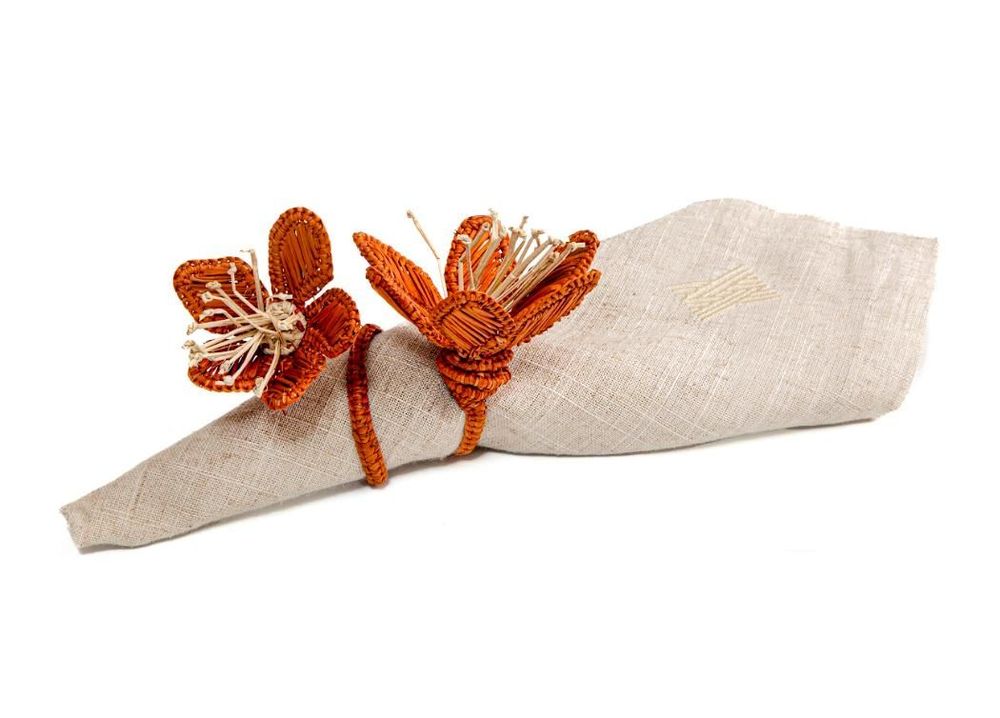 Everyday plates - Wrapped Flower Napking Ring - ARTESANIAS DEL ATLÁNTICO