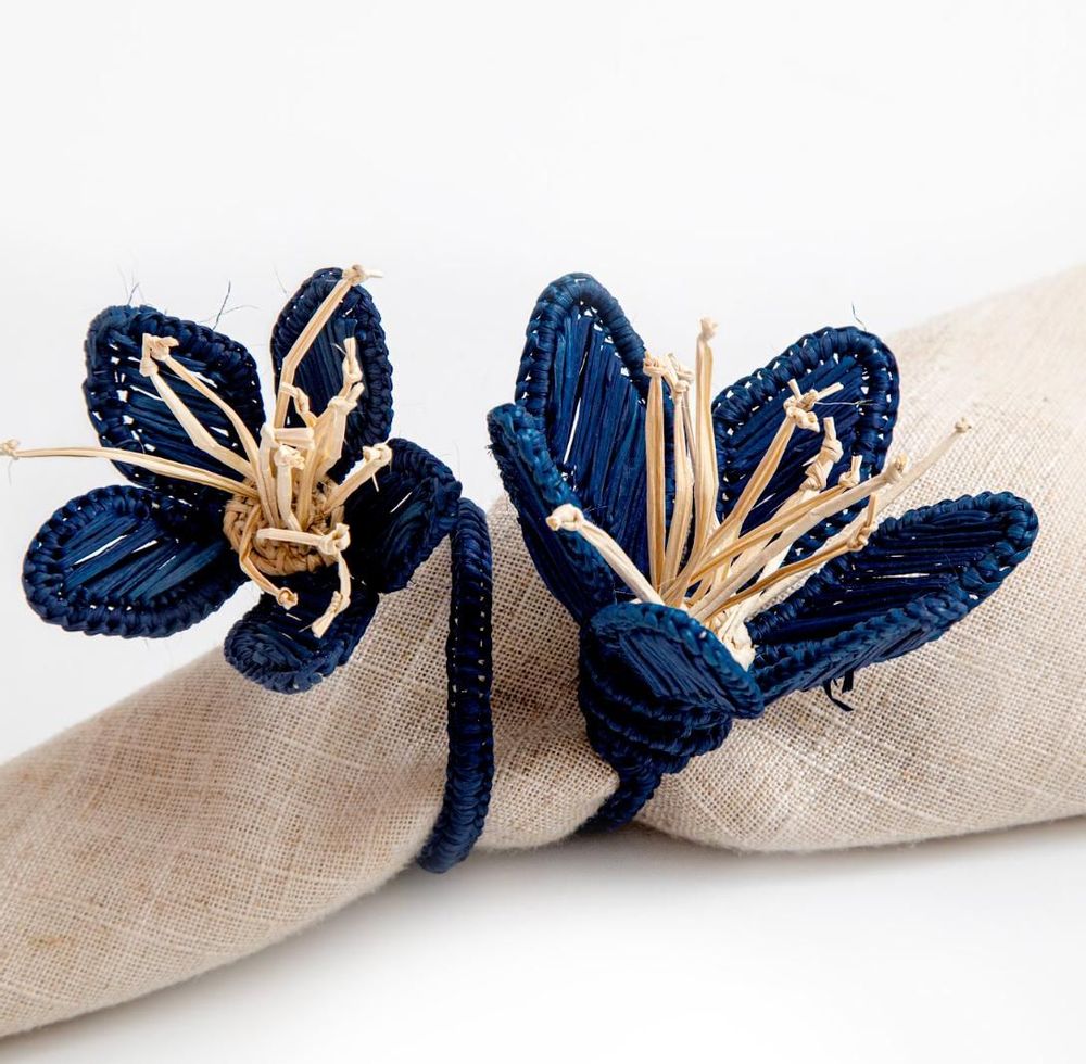 Everyday plates - Wrapped Flower Napking Ring - ARTESANIAS DEL ATLÁNTICO