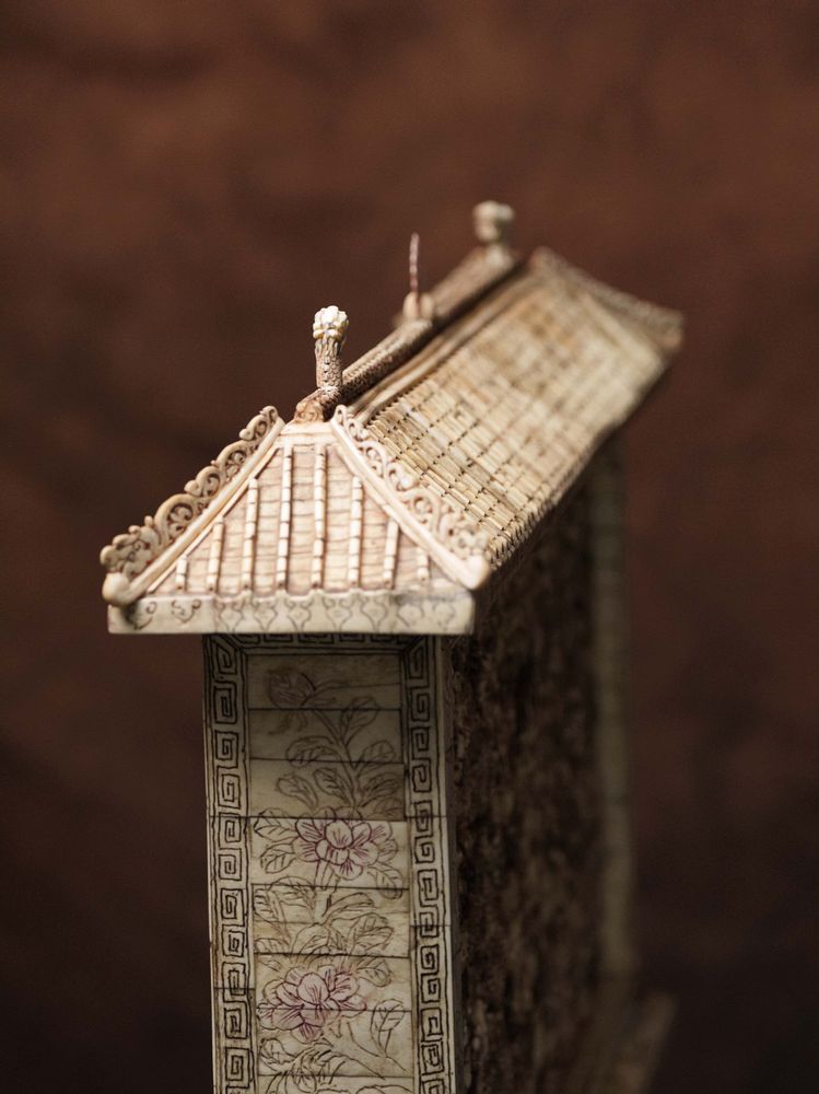 Unique pieces - Nine Dragons Temple - TRESORIENT
