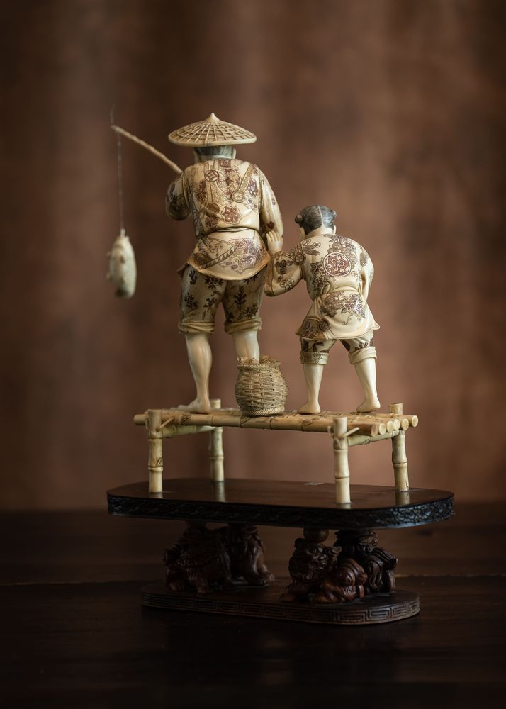 Sculptures, statuettes et miniatures - Leçon de pêche avec papa - TRESORIENT