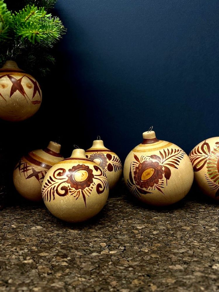 Other Christmas decorations - Traditional holiday decor from around the world - INTERNATIONAL WARDROBE