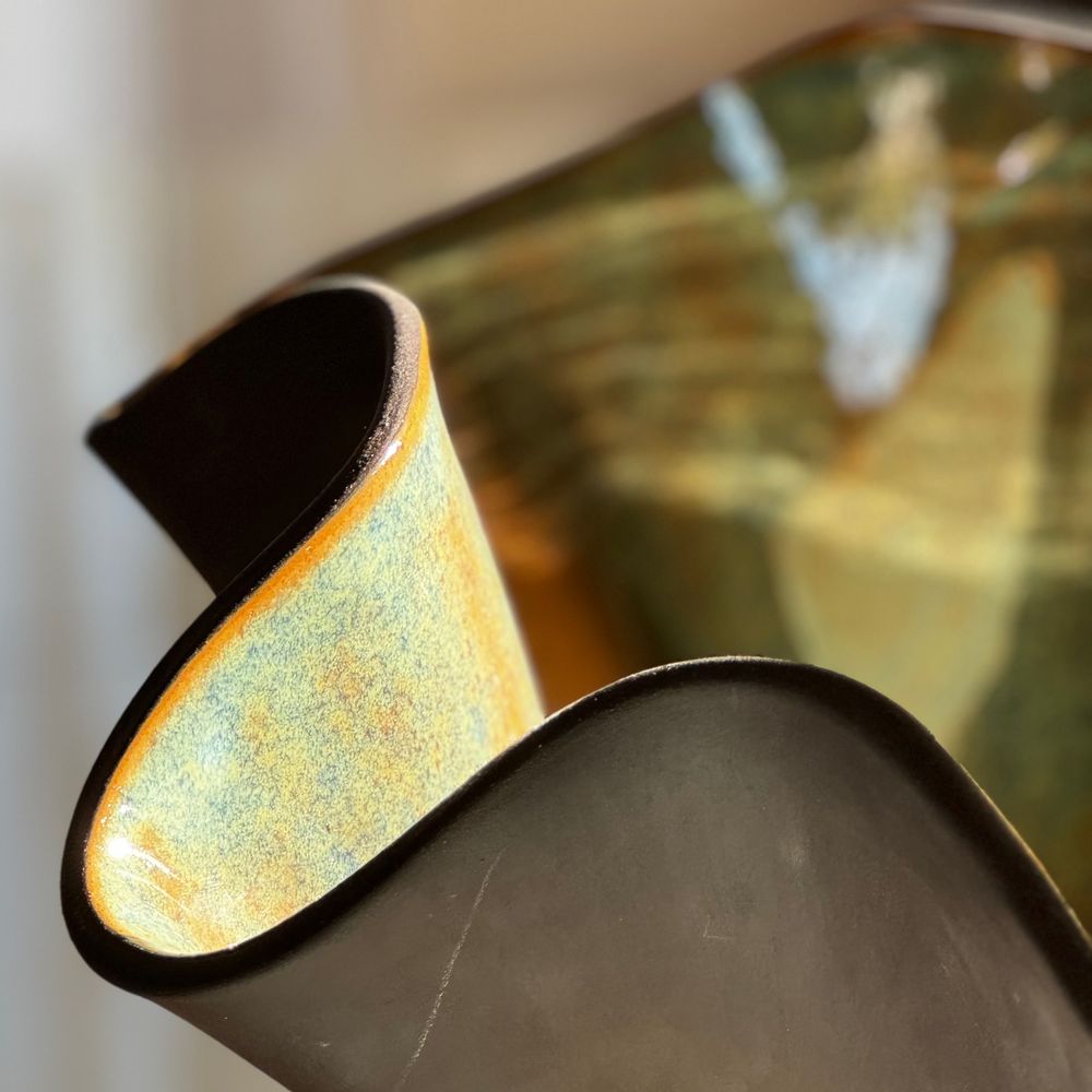 Céramique - GRANDE COUPE ONDULÉE - COLLECTION BLACK FIORE - DI VINCENZO POUJOULA