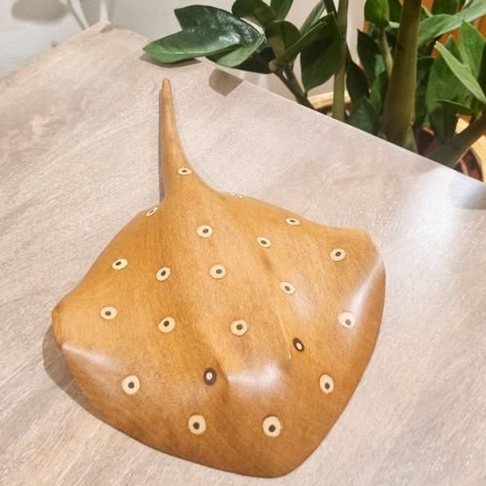 Decorative objects - Stingray in Wood - Ethnicity Baré - Amazon - Various Sizes and Colors - ARUH ART & DECOR