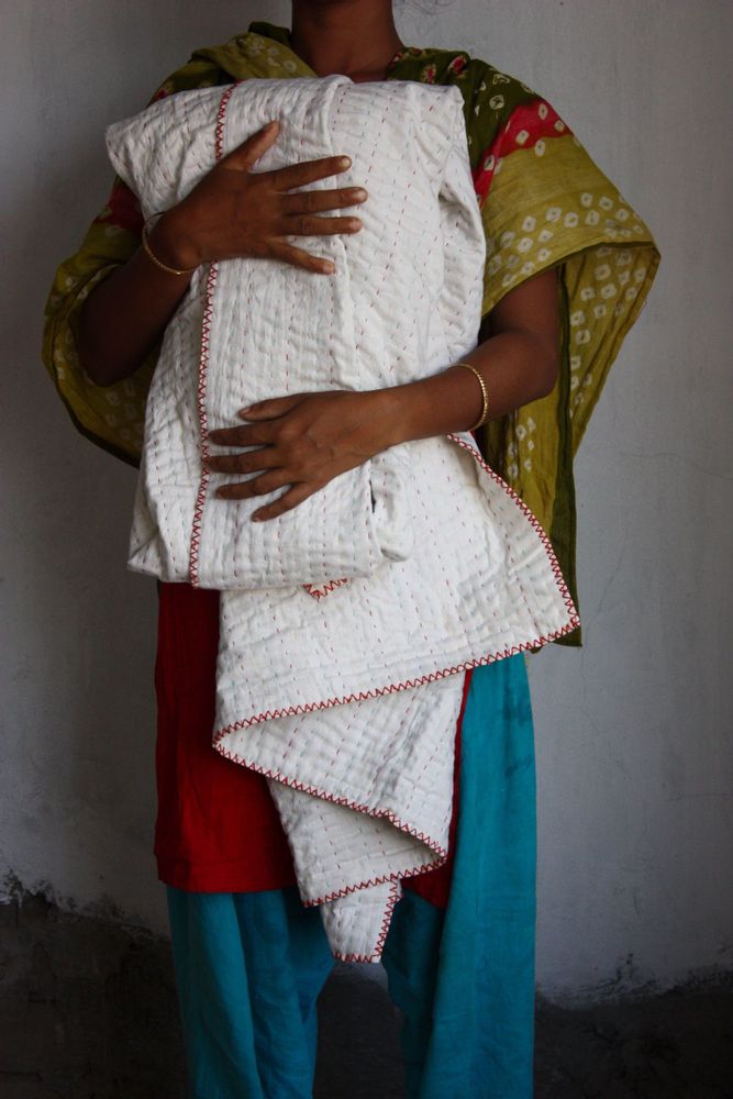 Throw blankets - Natural Kantha Throw. - BASHA BOUTIQUE
