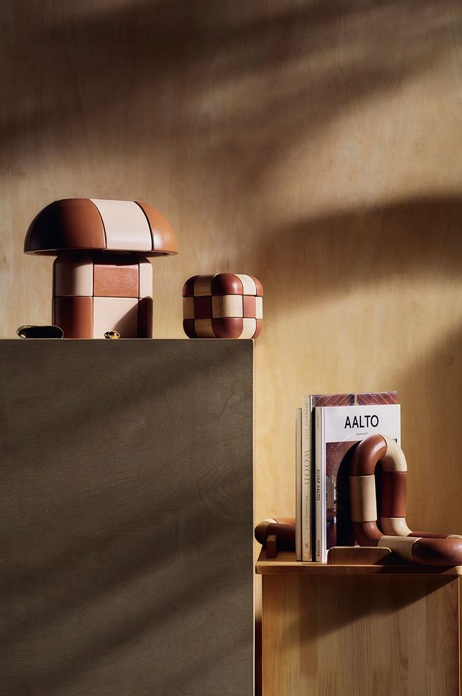 Design objects - Loop Bookend - PANISA OBJECTS