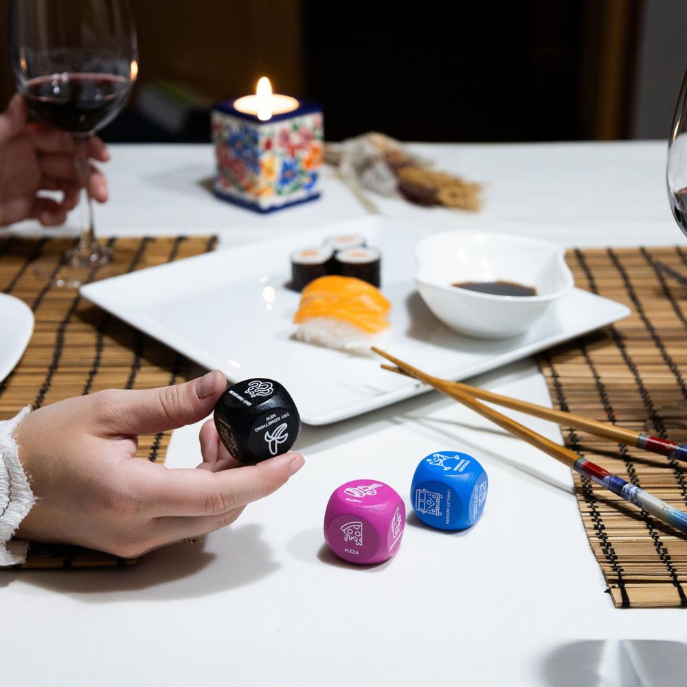Gifts - DICE SET " WHAT TO EAT” - "WHAT TO WATCH" - FISURA