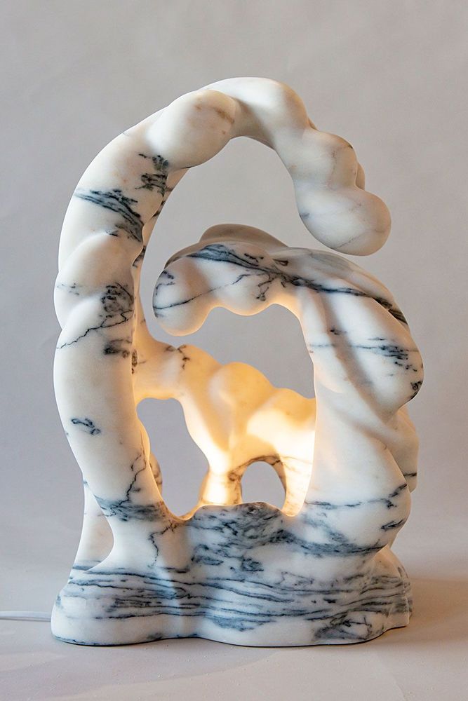 Objets design - Lampe de table Ahyi, collection FLOWING - MANTA HANDMADE STONE DESIGN