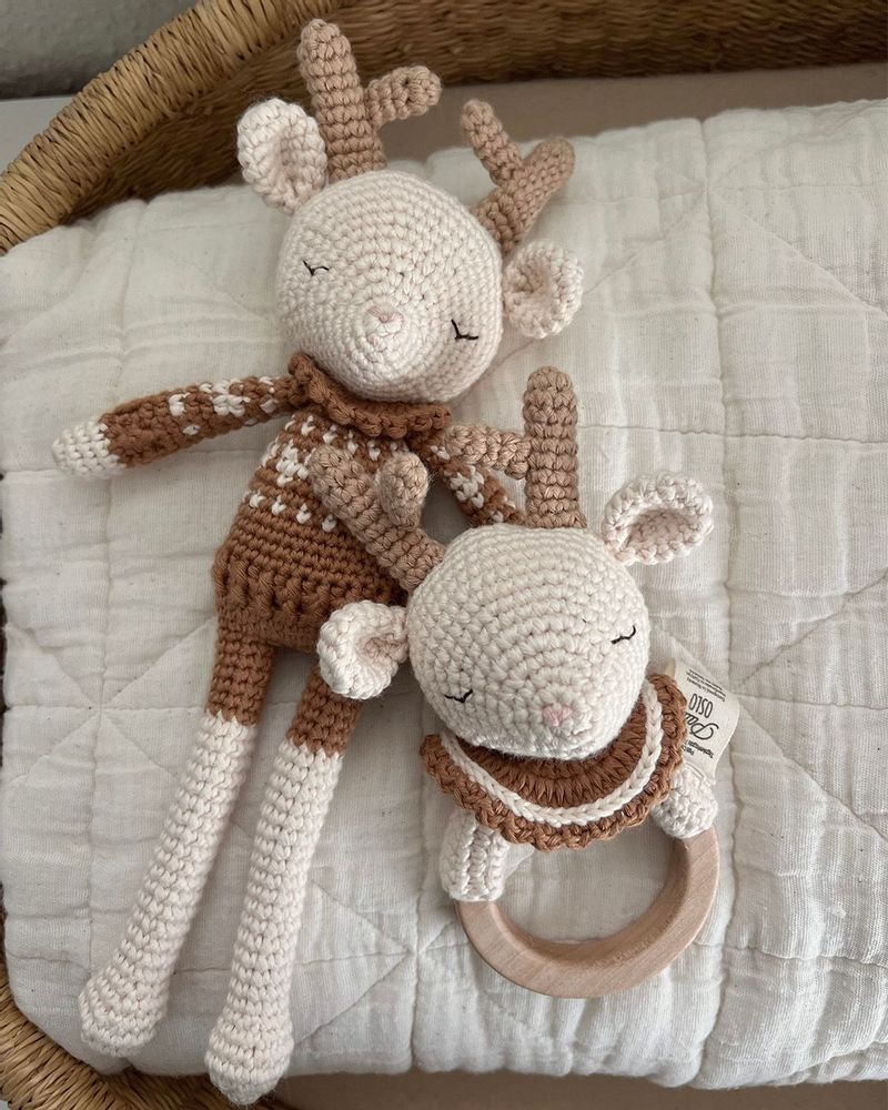 Peluches - Robin Reindeer I hearts sweater caramel - PATTI OSLO