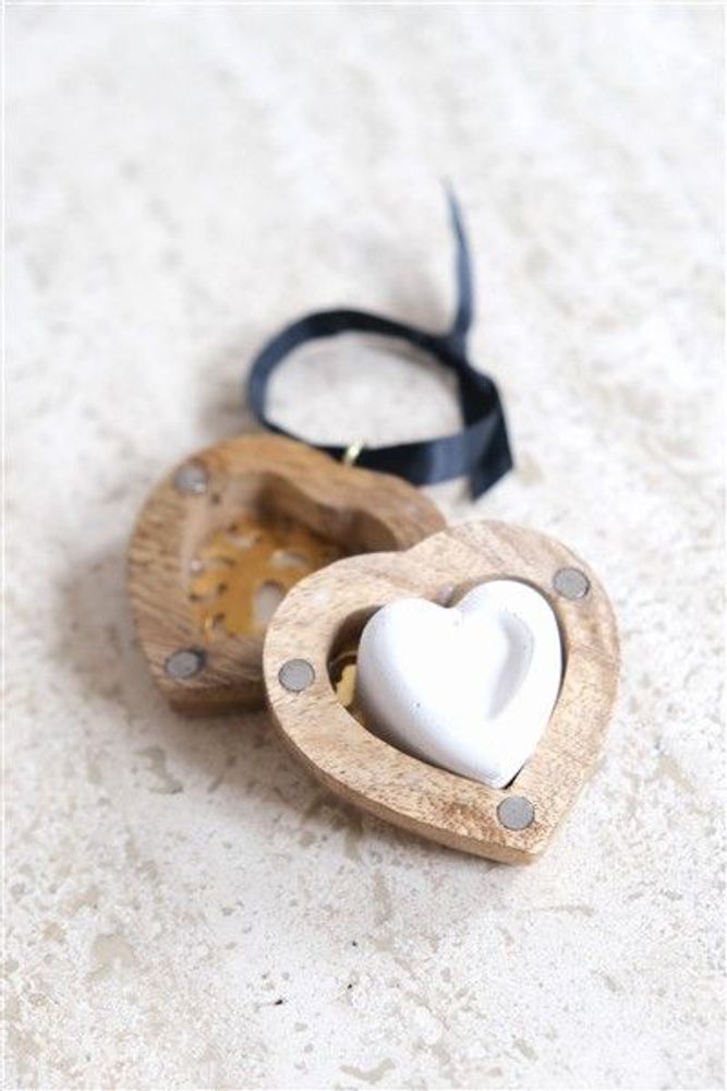 Scent diffusers - Solid perfume accessories fragrance diffusers: Hearts, Boules - AUTOUR DU PARFUM