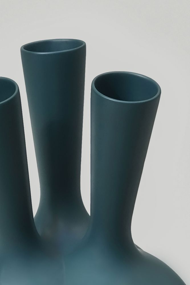Ceramic - Mama Vase - Roderick Vos - COR UNUM