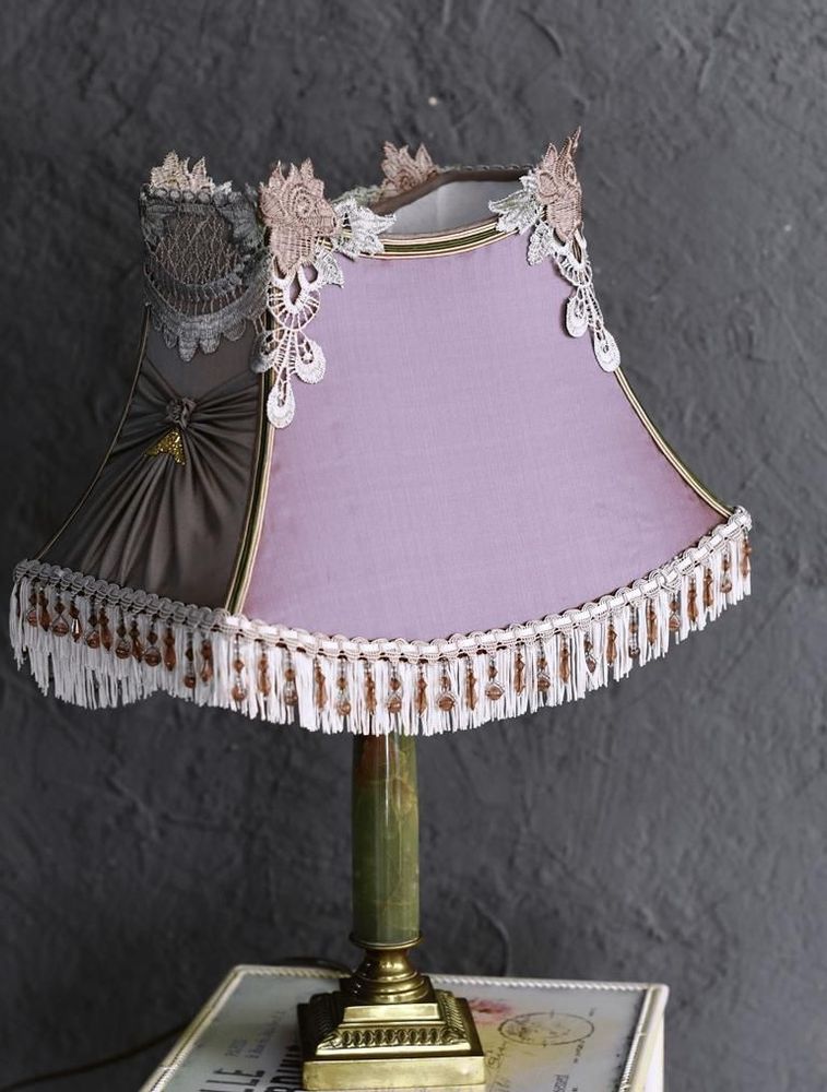 Objets de décoration - Abat-jour Victorien MARQUISE AUX PAONS - BELLE EPOQUE