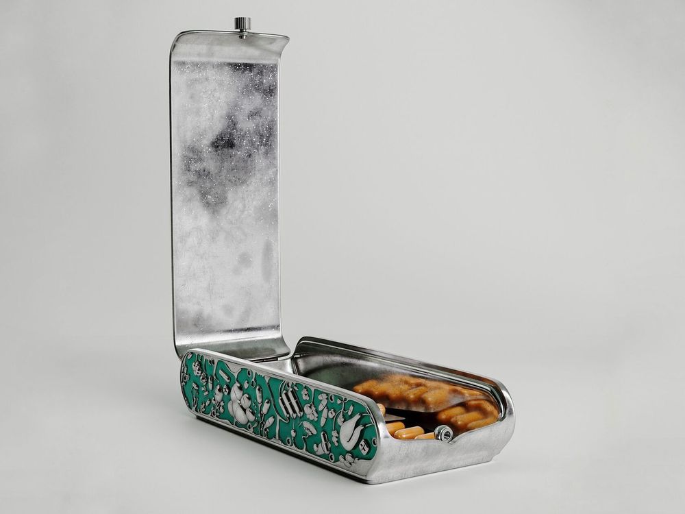 Objets design - Boîte à pilules — Magnum opus - YOOMOOTA