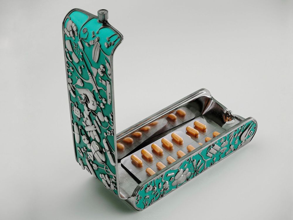 Objets design - Boîte à pilules — Magnum opus - YOOMOOTA