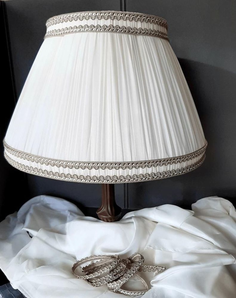 Objets de décoration - Abat-jour Cône à bandeaux en soie plissé froncé - BELLE EPOQUE