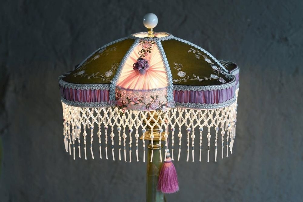 Objets de décoration - Abat-jour victorien PERLE DE ROSE EN SOIE ET FRANGE DE PERLES - BELLE EPOQUE