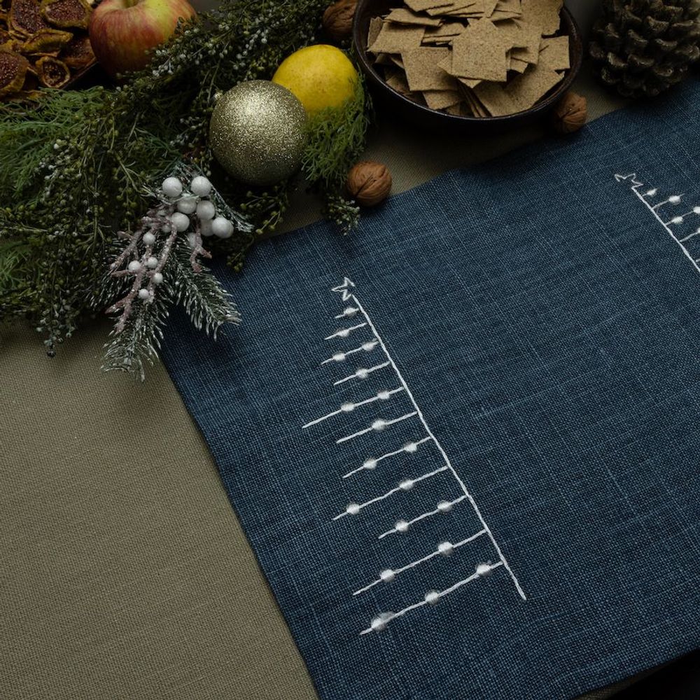 Sets de table - Set de table bleu foncé avec sapin de Noël argenté », lot de 2 - HYA CONCEPT STORE