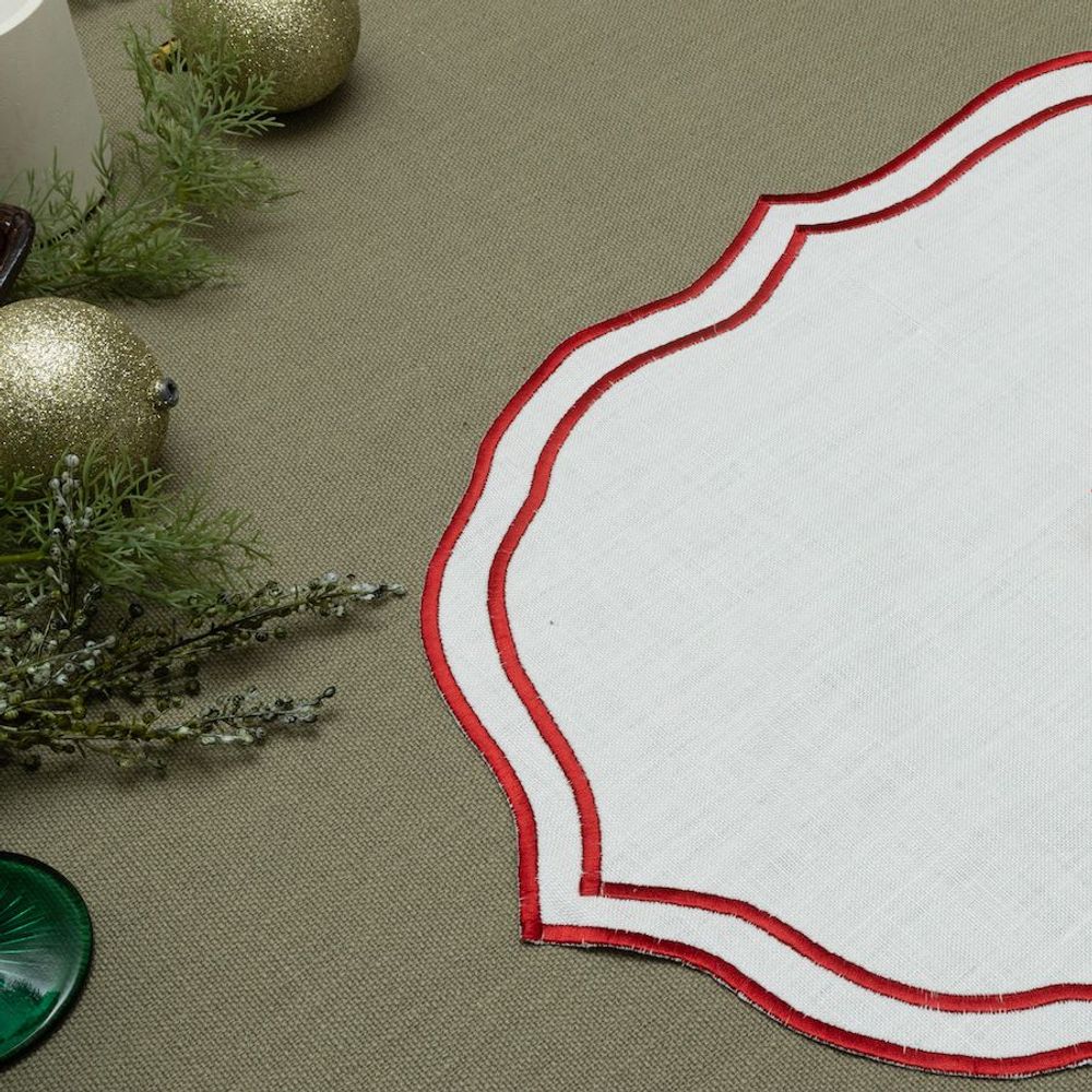 Christmas table settings - Set of 2 white oval placemats with red outline - HYA CONCEPT STORE