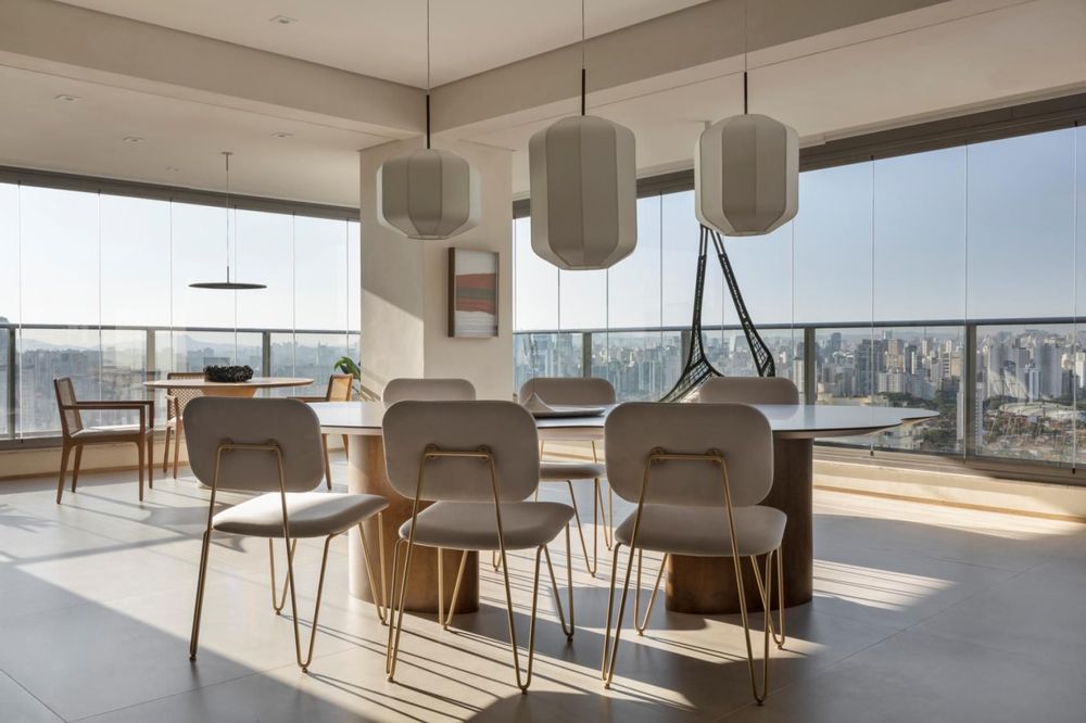 Chaises - "BRUNA" CHAISE MINIMALISTE AVEC DOSSIER FLEXIBLE - ALESSANDRA DELGADO DESIGN