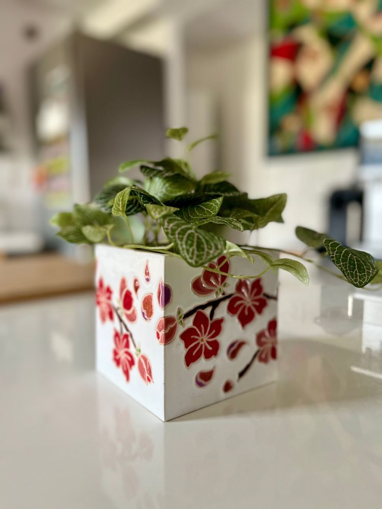 Objets de décoration - Pot de fleurs  Adoptez le cache-pot « Au Bonheur des Fleurs » - ATELIER CERAMAIN