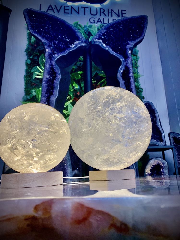 Lampes de table - La lampe en Cristal de roche : Objet déco & luminaire fait main - LAVENTURINE GALLERY