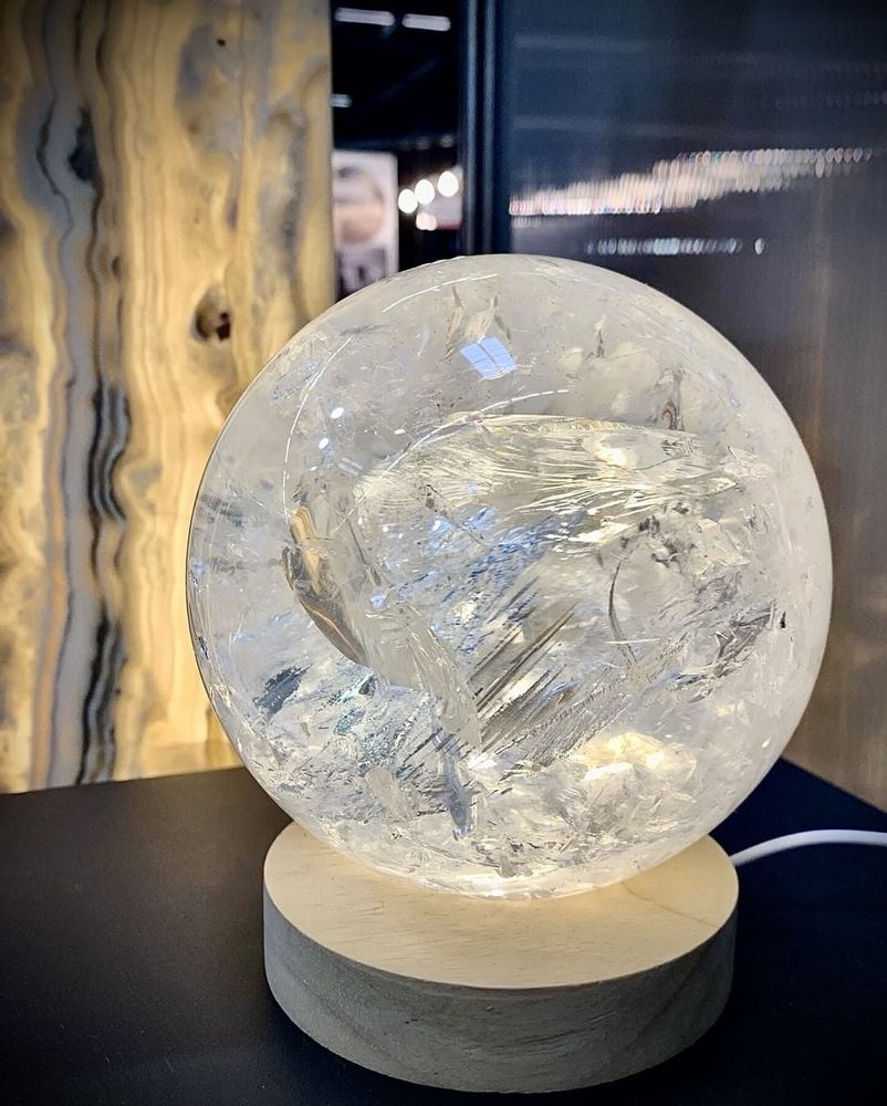 Design objects - The small rock crystal lamp: Lighting & design objects - LAVENTURINE GALLERY