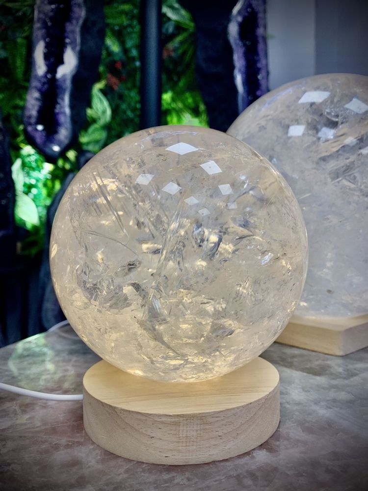 Design objects - The small rock crystal lamp: Lighting & design objects - LAVENTURINE GALLERY