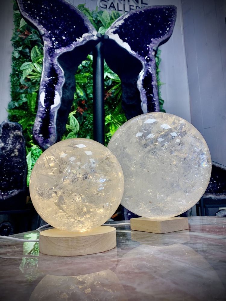 Design objects - The small rock crystal lamp: Lighting & design objects - LAVENTURINE GALLERY
