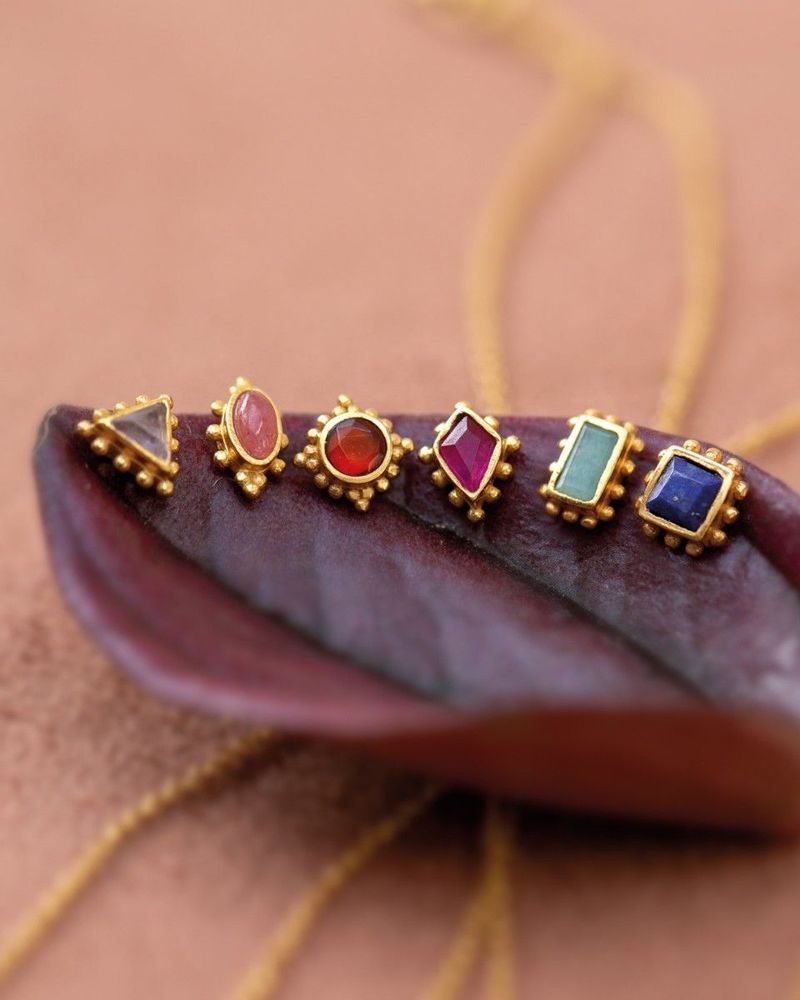 Jewelry - Earring stud Guarani ruby 3x4mm kite g.pl - MUJA JUMA