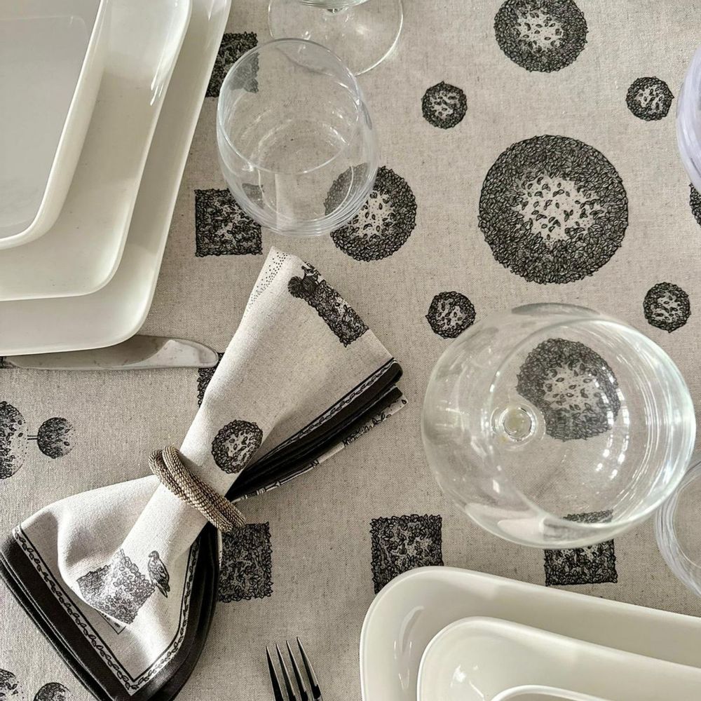 Table linen - The Wonderful Garden Tablecloth - BEAUVILLÉ