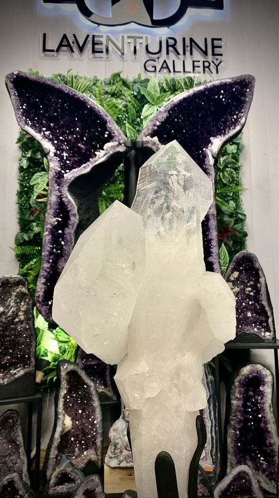 Design objects - The Crystal Point XL: Design object, art sculpture, decorative object - LAVENTURINE GALLERY