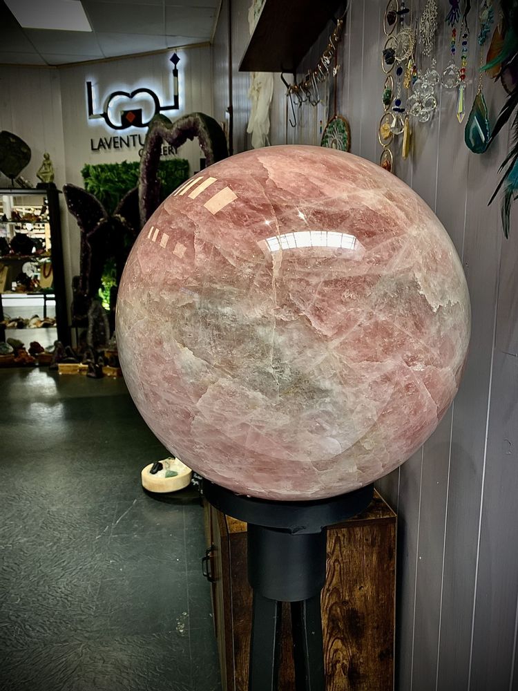 Accessoires de déco extérieure - La planète rose :  Sphère quartz Objet déco, d’art et design - LAVENTURINE GALLERY