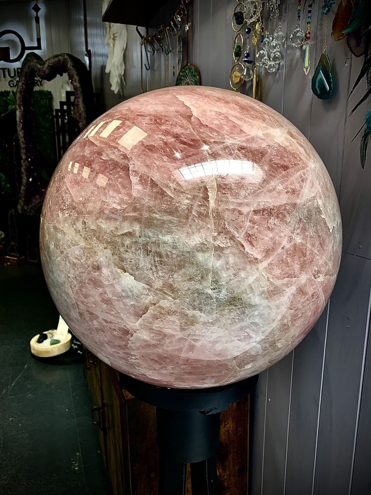Accessoires de déco extérieure - La planète rose :  Sphère quartz Objet déco, d’art et design - LAVENTURINE GALLERY