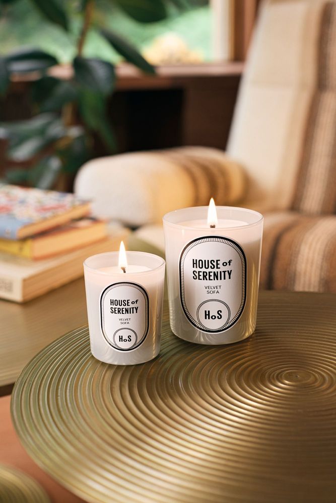 Candles - Velvet sofa - HOUSE OF SERENITY