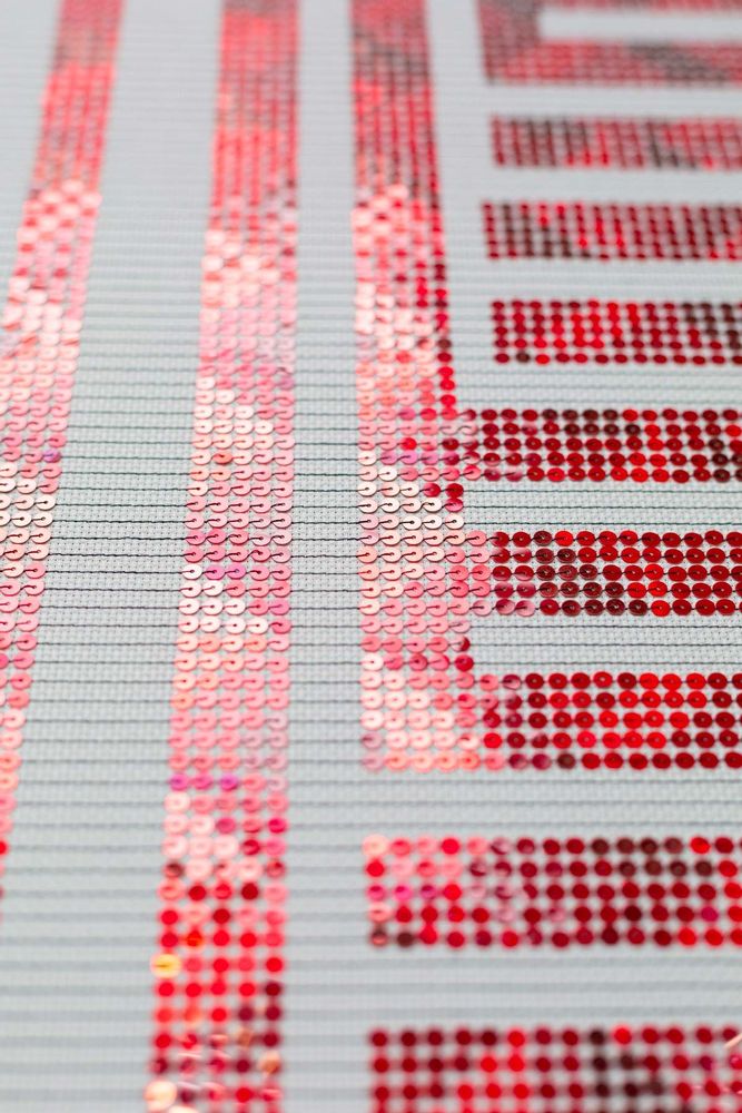 Tableaux - Tableau unique brodé à la main "La Première Couleur est Vermeil" - JULIE BARBEAU