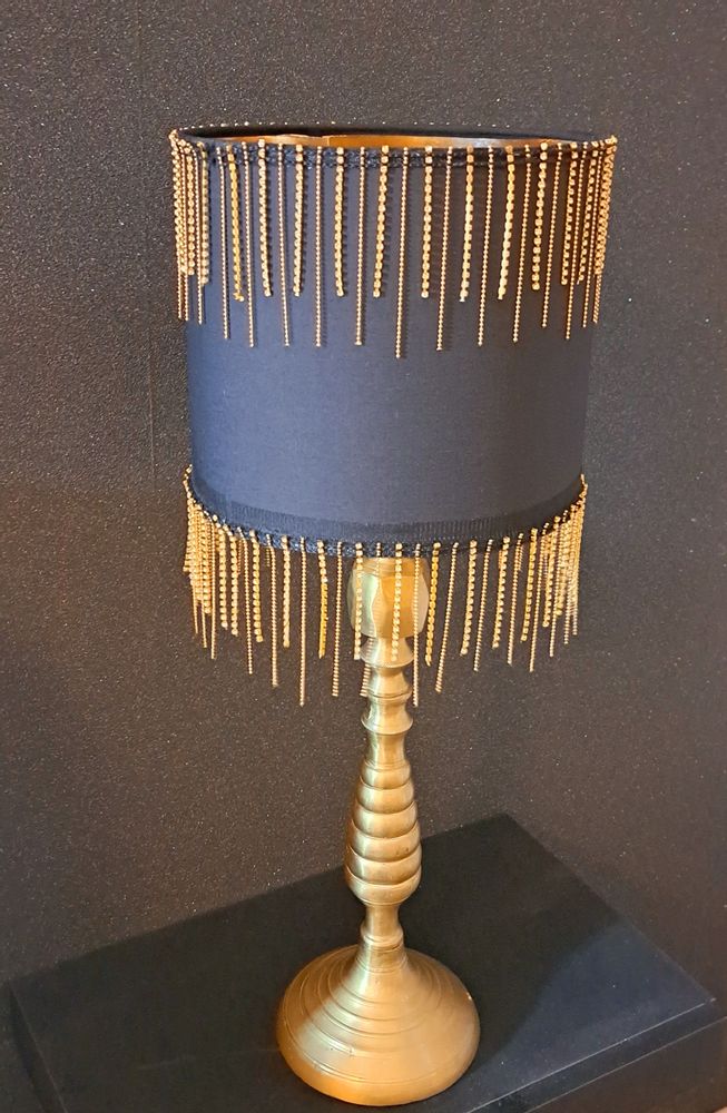 Objets de décoration - Abat-jour Cylindrique Noir et Doré avec Franges de Perles et Strass - BELLE EPOQUE