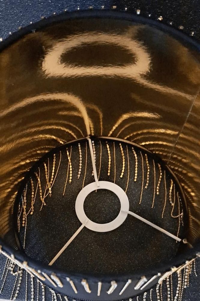 Objets de décoration - Abat-jour Cylindrique Noir et Doré avec Franges de Perles et Strass - BELLE EPOQUE