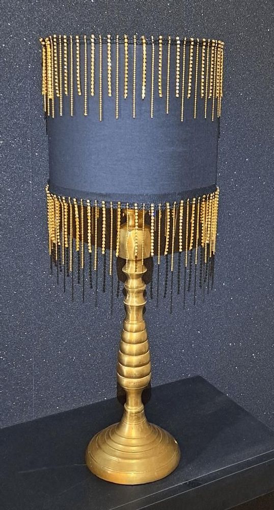 Objets de décoration - Abat-jour Cylindrique Noir et Doré avec Franges de Perles et Strass - BELLE EPOQUE