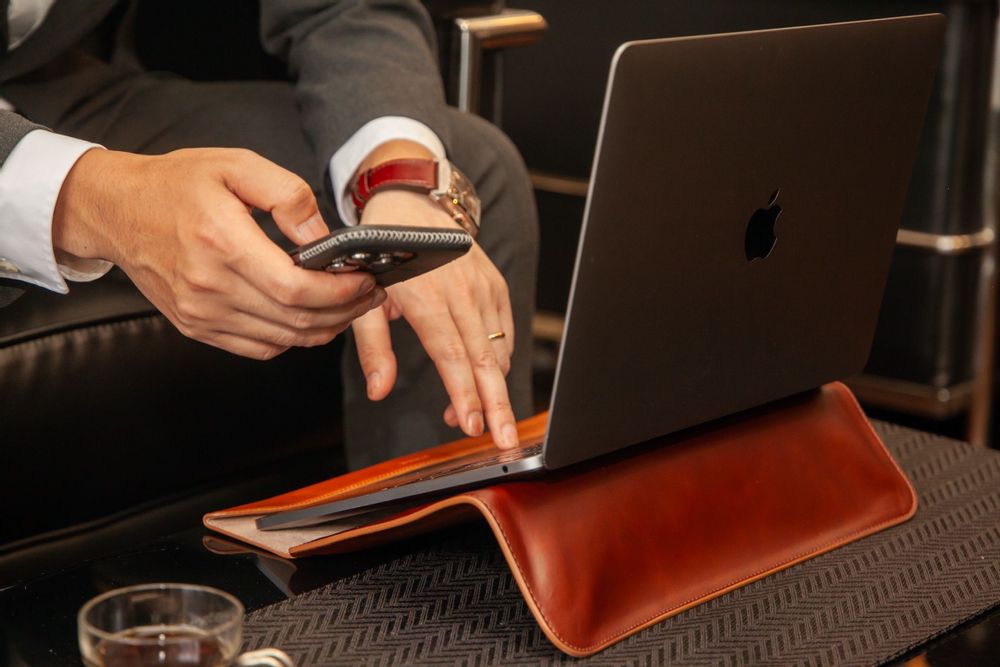 Leather goods - Fleeve Genuine Leather for Laptop Stand Book Case 13/14 - NTTPON CO LTD