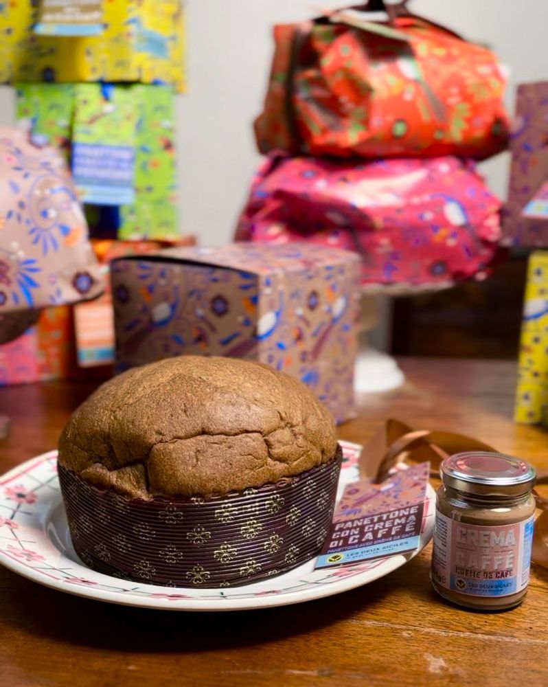 Delicatessen - Coffee panettone with coffee cream, delicious! - LES DEUX SICILES