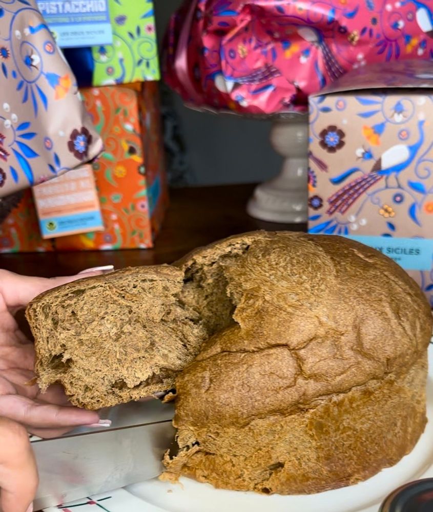 Delicatessen - Coffee panettone with coffee cream, delicious! - LES DEUX SICILES