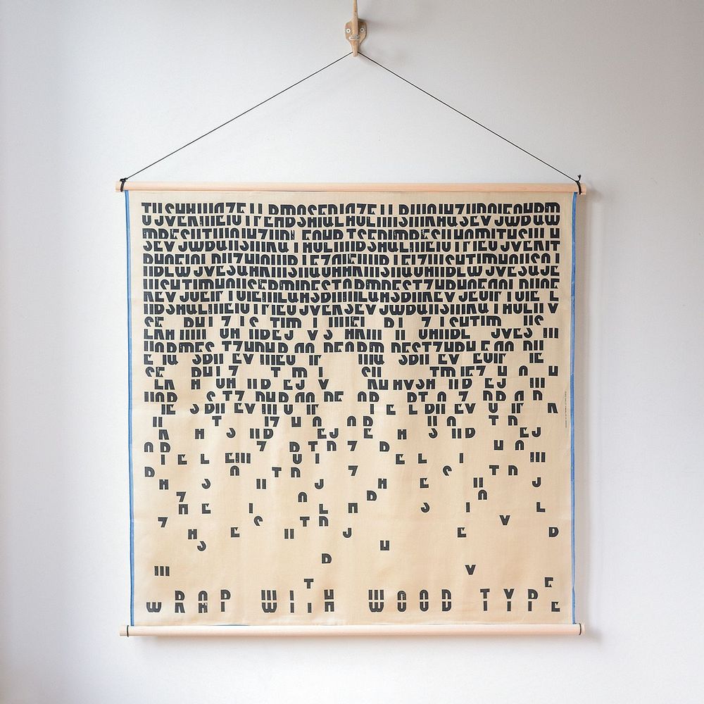 Foulards et écharpes - TYPEFACE FUROSHIKI - TOMIGAYA LETTERPRESS