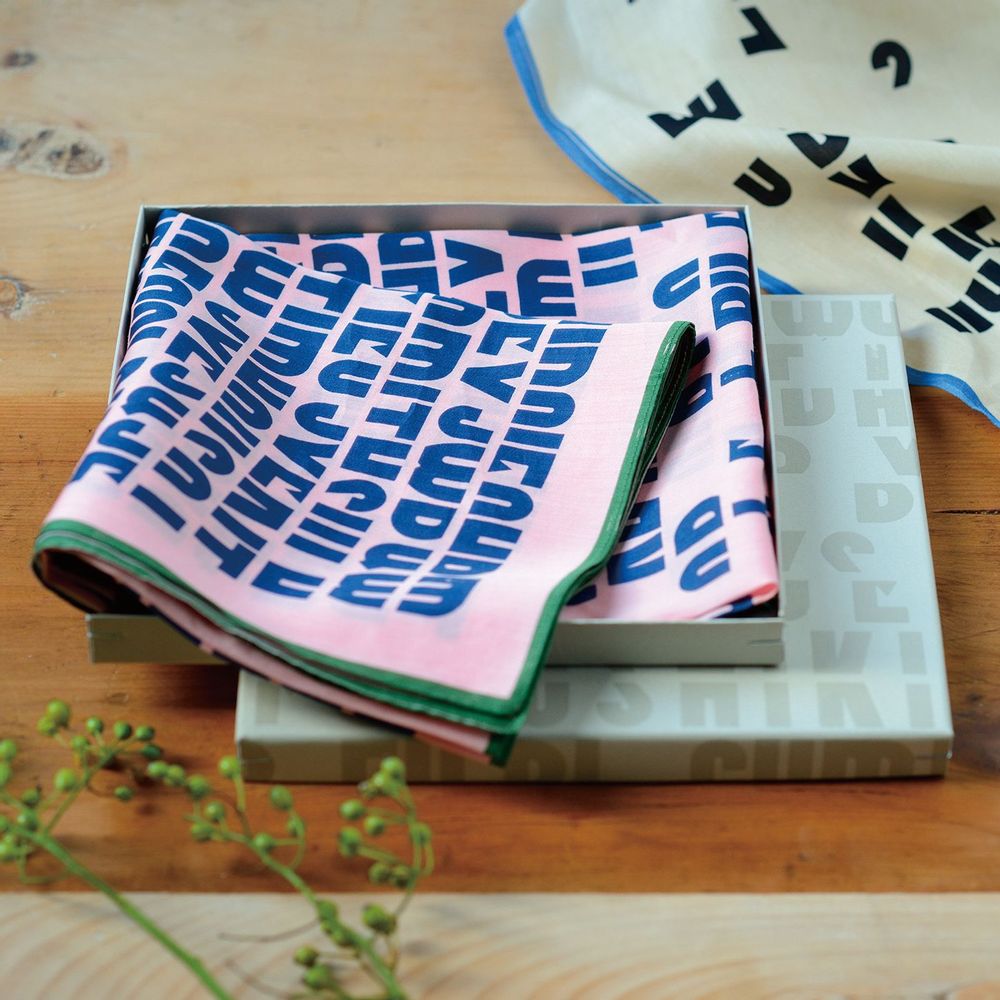 Foulards et écharpes - TYPEFACE FUROSHIKI - TOMIGAYA LETTERPRESS