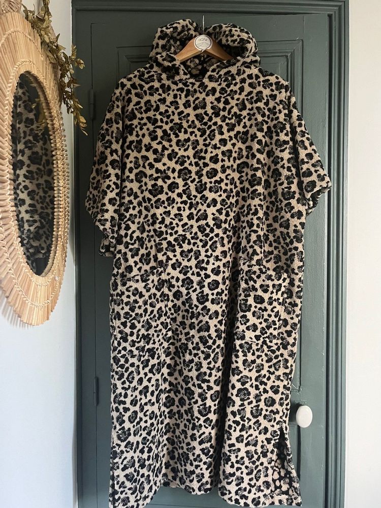 Bathrobes - Luxe Poncho Bath Towel - Leopard - ATELIER DUNE