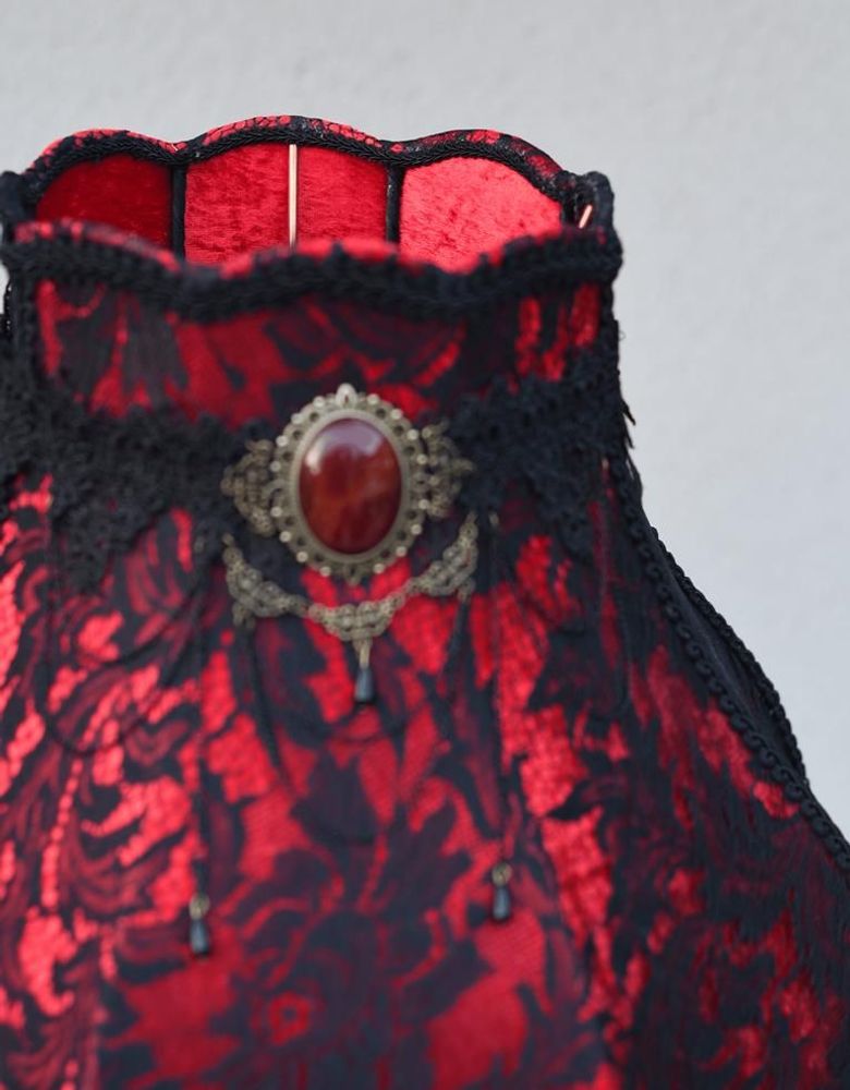 Decorative objects - Abat-jour Corset LILITH rouge et noir en dentelle et frange perlée - BELLE EPOQUE