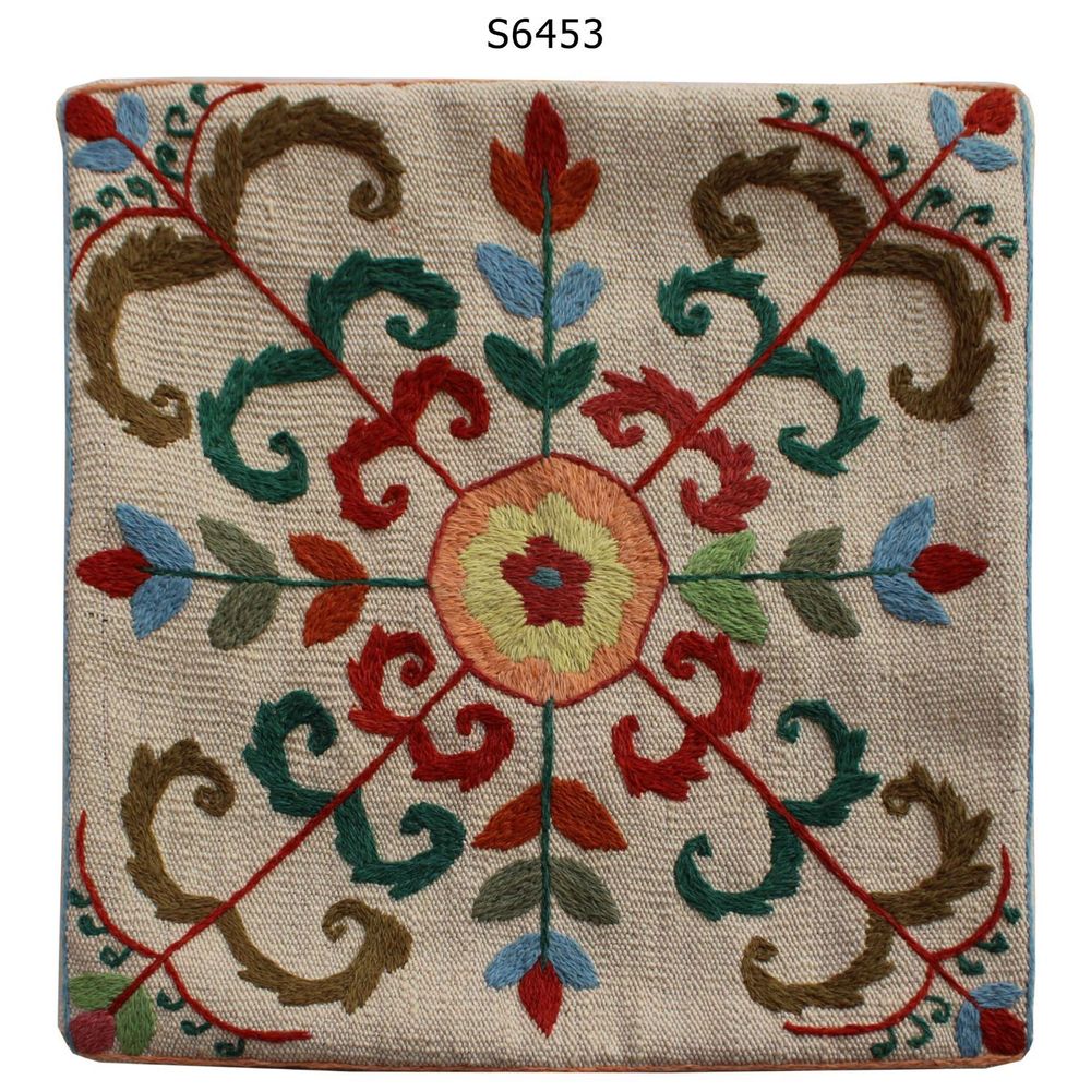 Decorative objects - Kilims, rugs, cushions, stools - ORNATE