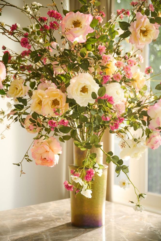 Floral decoration - Artificial roses, like you never seen before! - SILK-KA BV