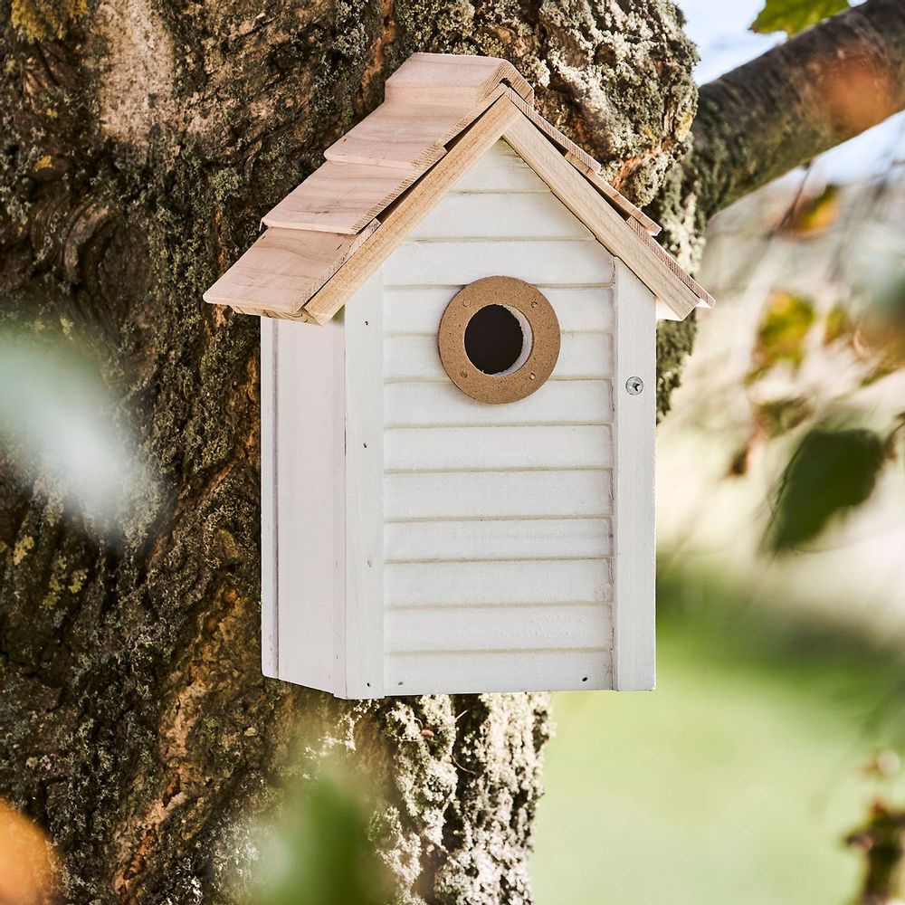 Garden accessories - Birdhouse with natural-coloured roof. Hole Ø: 32 mm. - IB LAURSEN