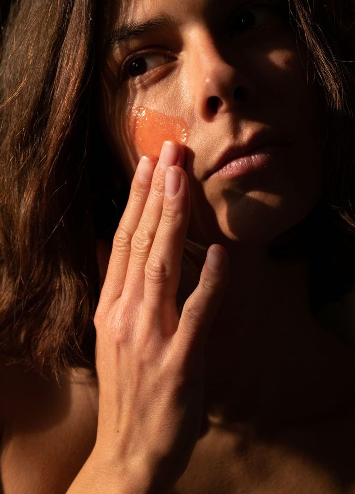 Cosmétiques - MASQUE FACIAL ÉCLATANT ET RÉPARATEUR - HÖBEPERGH ASIAGO