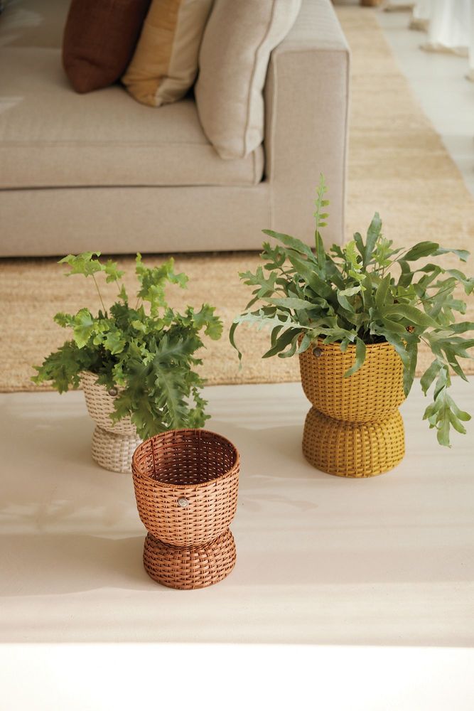 Pottery - TWIST - plant basket. - HANDED BY