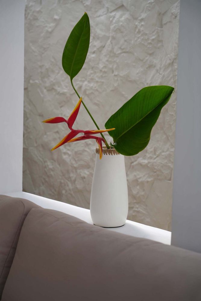 Vases - Le Vase Sneaky - Blanc Naturel - M - BAZAR BIZAR LIVING